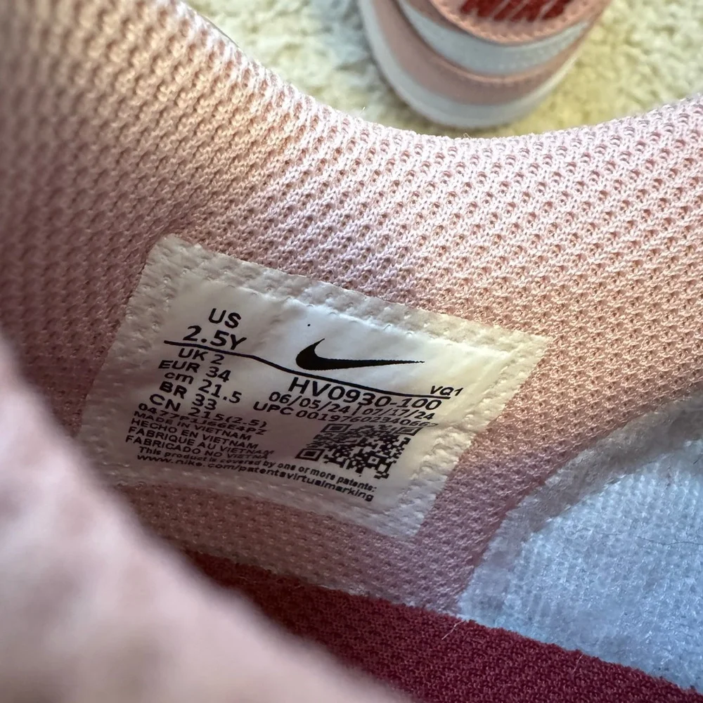 Nike Kids Dunk Low Pink and White Kids' Sneakers 2.5Y - Picture 5 of 5